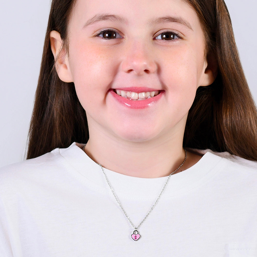 COLLIER EN ACIER POUR FILLE AVEC UN CŒUR EN FORME DE CADENAS