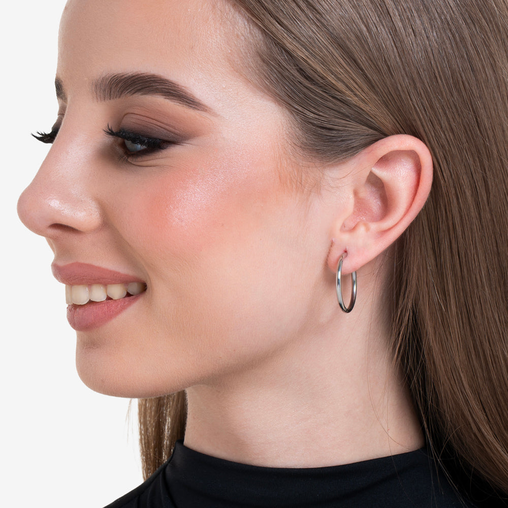 BOUCLES D'OREILLES CERCLÉES EN ACIER 24 MM POUR FEMMES