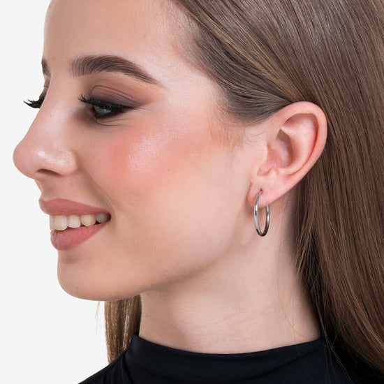 BOUCLES D'OREILLES CERCLÉES EN ACIER 24 MM POUR FEMMES