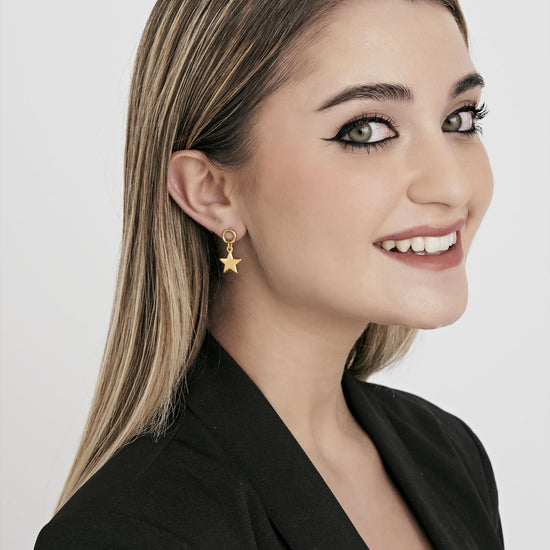 BOUCLES D'OREILLES FEMMES EN ACIER DORÉ AVEC ÉTOILE