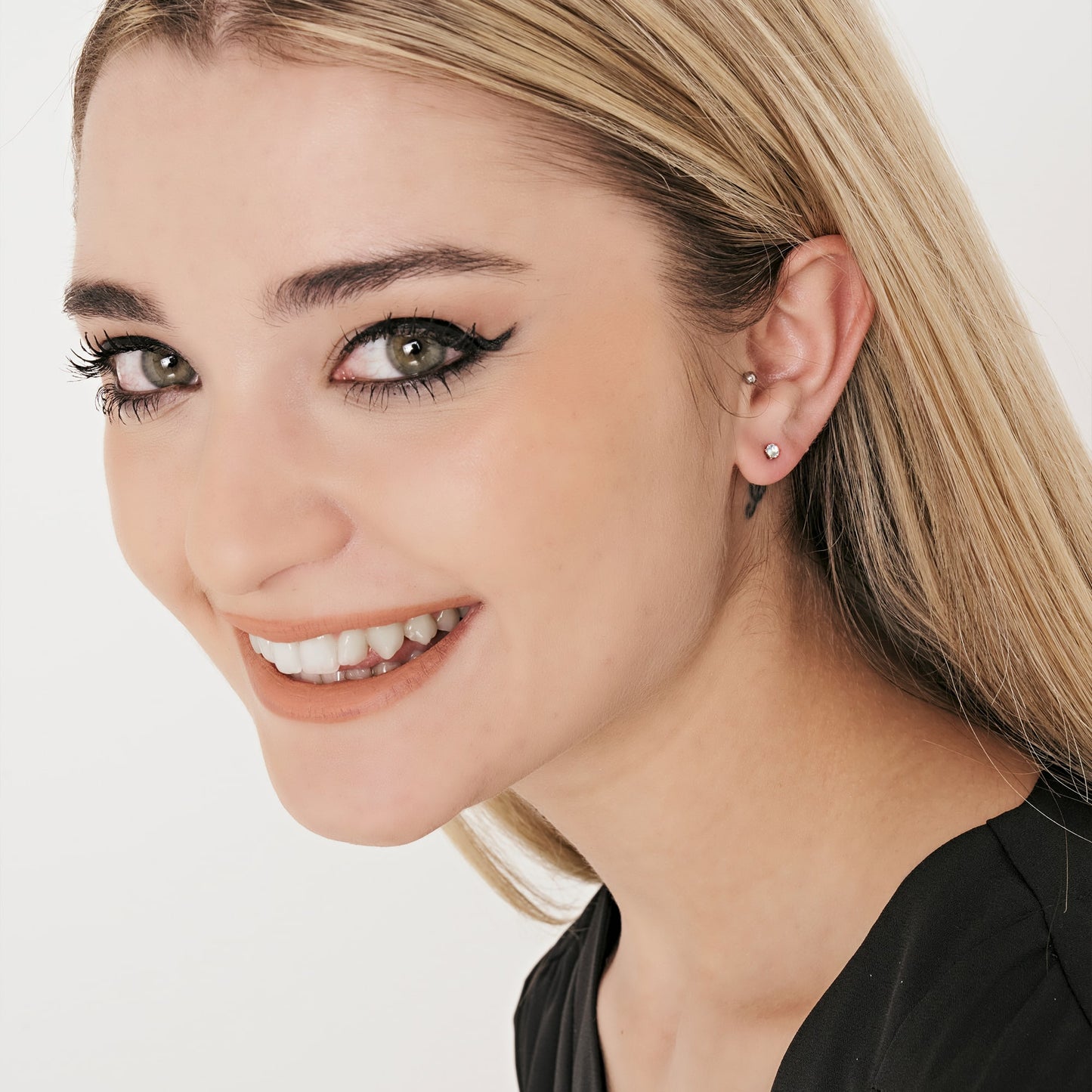 BOUCLE D'OREILLE ACIER DORÉ IP MONO POINT LIGHT AVEC CRISTAL BLANC 3 MM