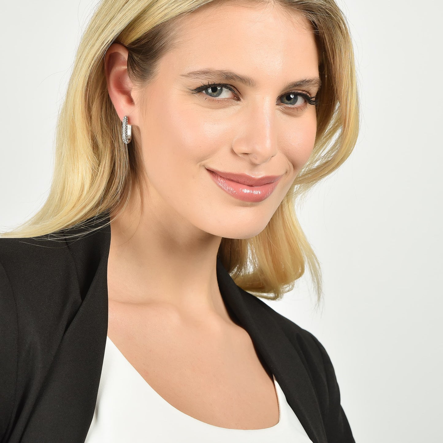 BOUCLES D'OREILLES EN ACIER POUR FEMMES AVEC CRISTAUX BLANCS