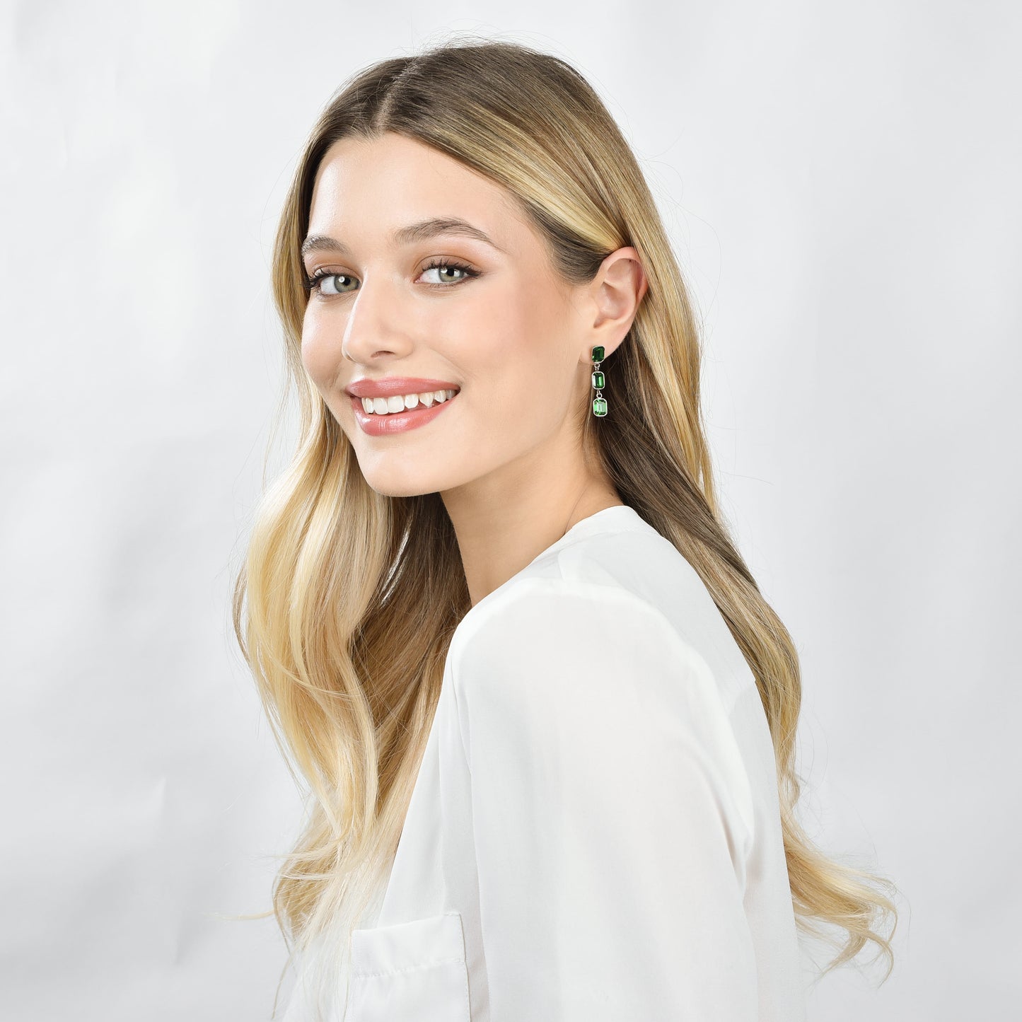 BOUCLES D'OREILLES EN ACIER POUR FEMMES AVEC CRISTAUX VERTS