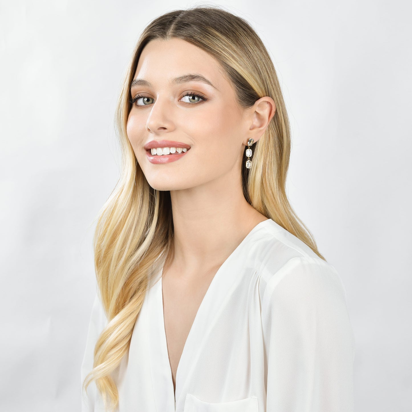BOUCLES D'OREILLES POUR FEMMES EN ACIER INOXYDABLE AVEC CRISTAUX BLANCS