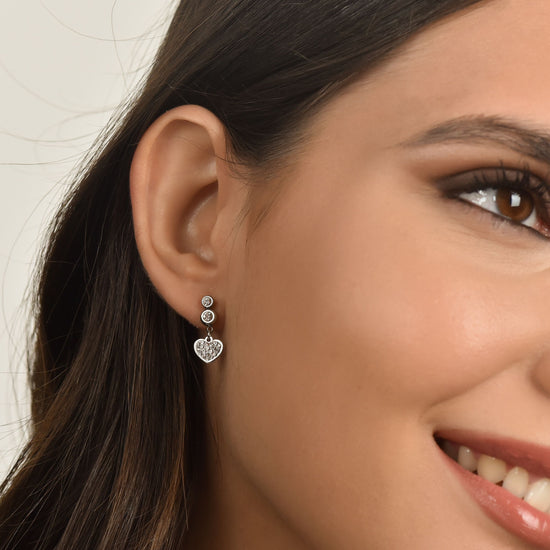 BOUCLES D'OREILLES POUR FEMMES EN ACIER AVEC COEUR AVEC CRISTAUX BLANCS Luca Barra