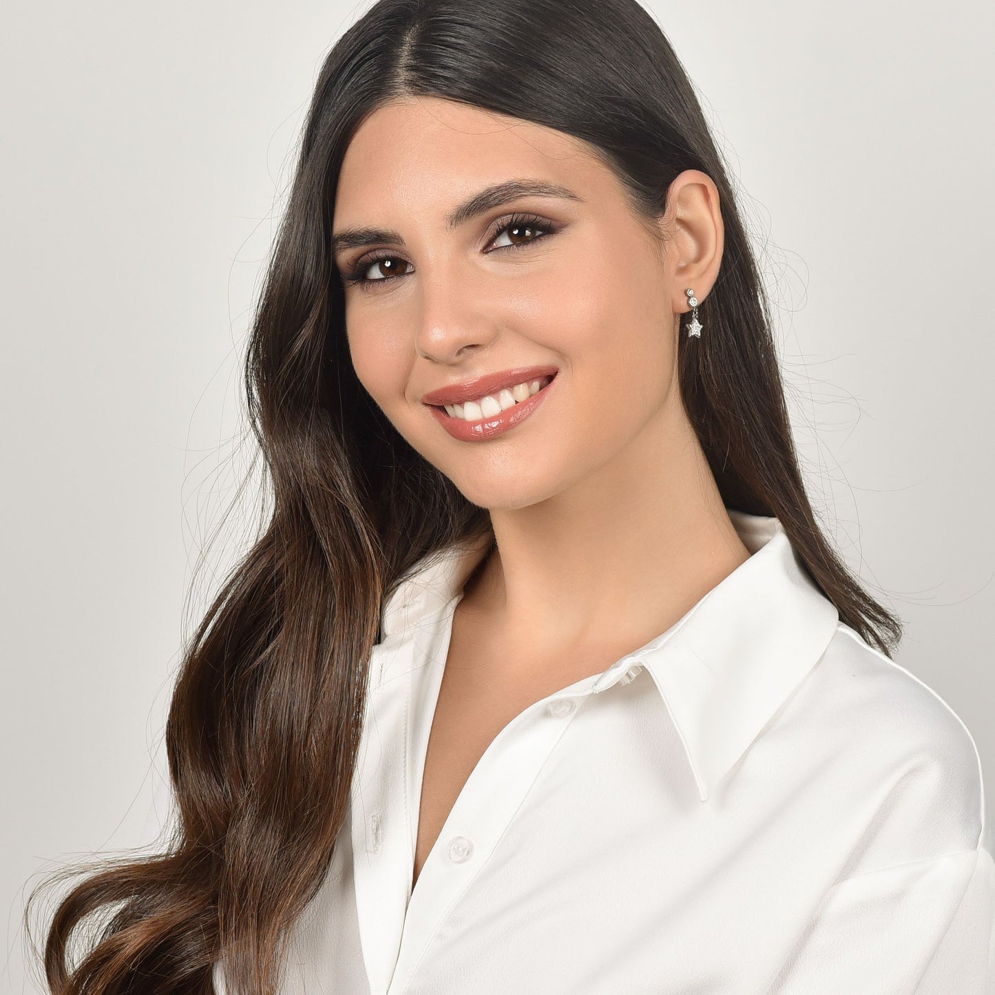 BOUCLES D'OREILLES POUR FEMMES EN ACIER ÉTOILÉ AVEC CRISTAUX BLANCS