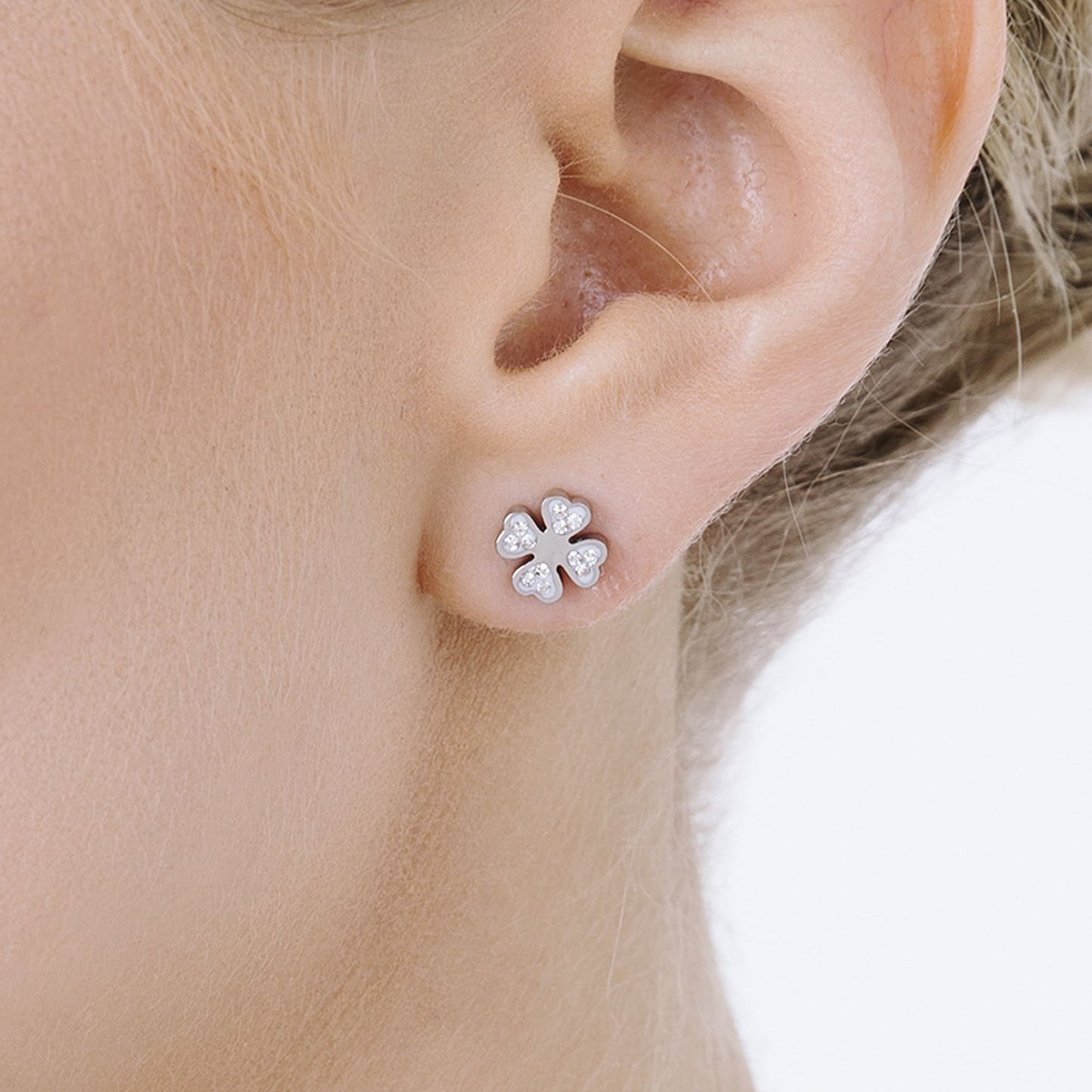 BOUCLES D'OREILLES EN ACIER POUR FEMMES AVEC TRÈFLE À QUATRE FEUILLES ET CRISTAUX