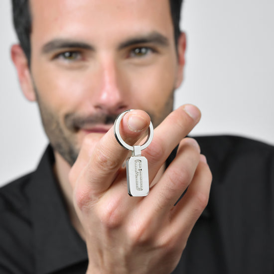 PORTE-CLÉS EN ACIER AVEC CRISTAUX BLANCS