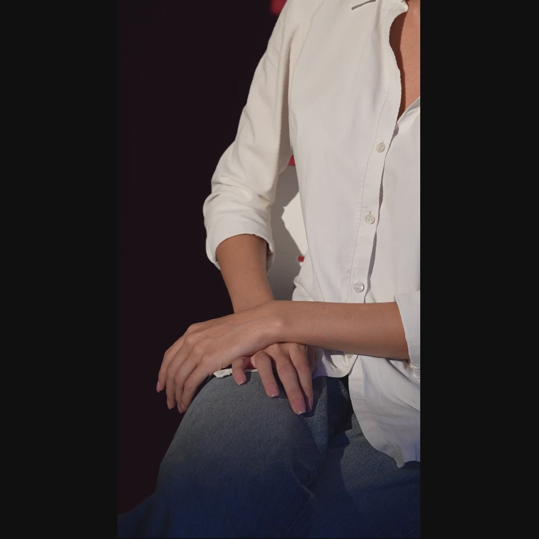 Carica e vedi video nella Galleria BRACCIALE DONNA IN ACCIAIO CON NODO E ZIRCONI BIANCHI